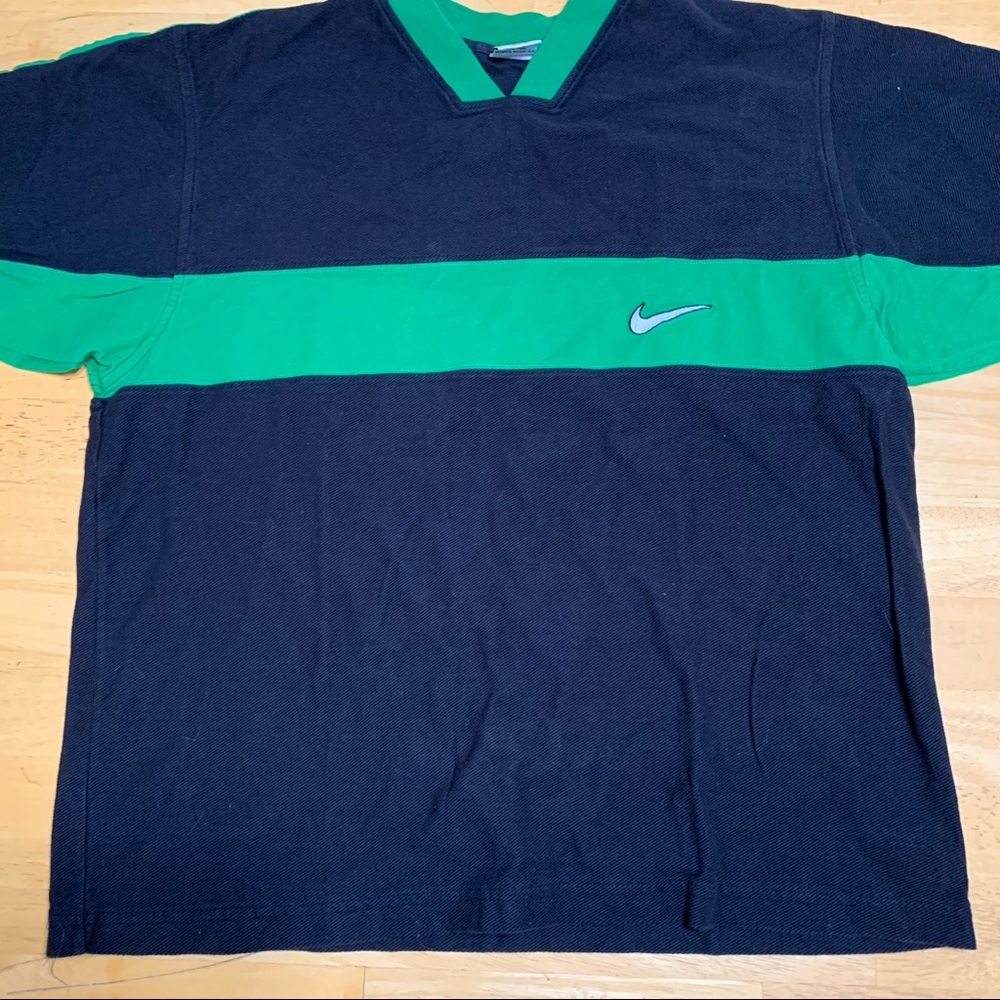 VTG 90s Tag Nike L Soccer Style Black Green Shirt